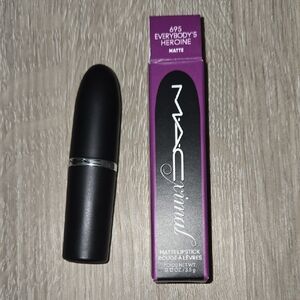 MAC Cosmetics Matte Lipstick - Everybody's Heroine 695